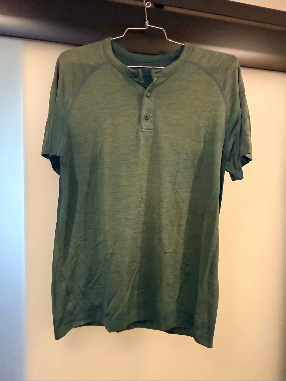 Lululemon Short-Sleeve Green Henley Tee — Lightweight Casual Shirt
